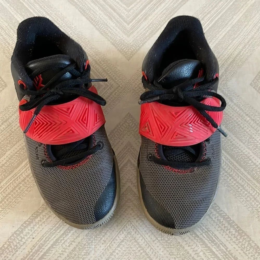 Nike Black Kyrie Flytrap III Basketball Sneakers